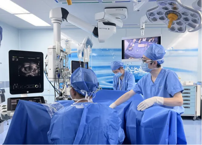 GCCC surgical team in Class-100 laminar flow OR